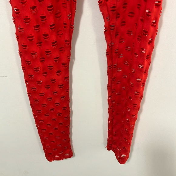 Red Textured Two-Piece Set - Picture 6 of 12